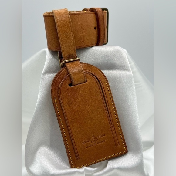 LOUIS VUITTON Vachetta Leather Luggage
Tag and Poignet Set - Picture 1 of 4
